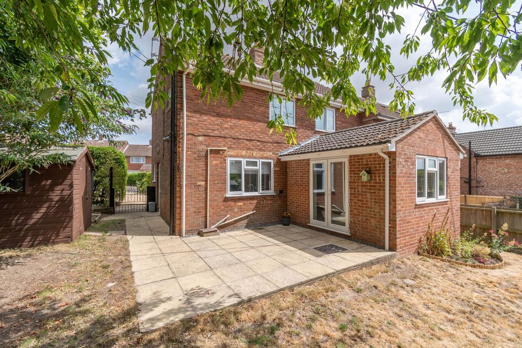 Property photo 2 of 21
