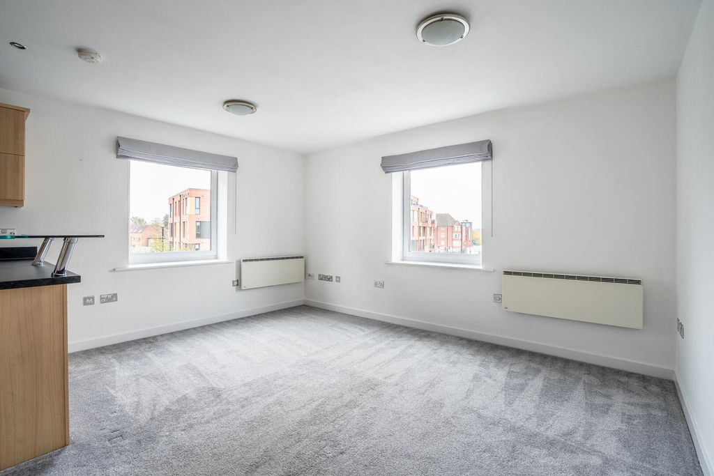 Property photo 3 of 14 Living Room