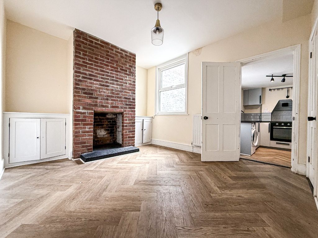 Property photo 2 of 17 5148956