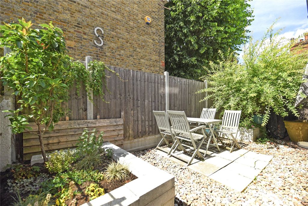 Property photo 2 of 13 Picture No. 21