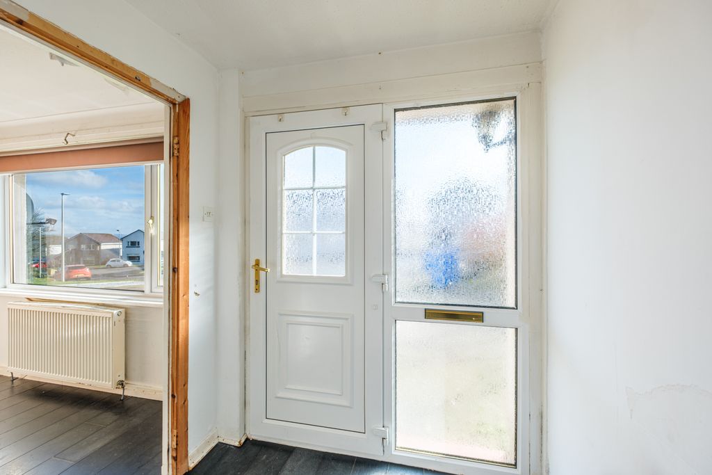 Property photo 2 of 32