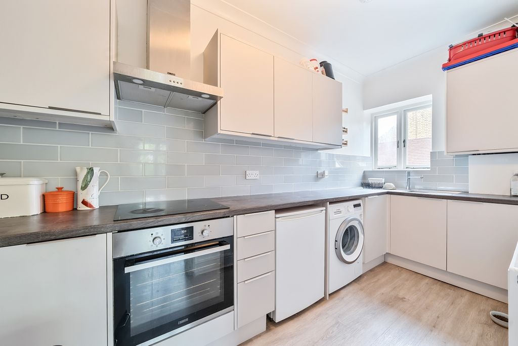 Property photo 3 of 12 Kitchen