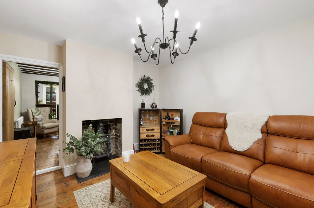 Property photo 2 of 21