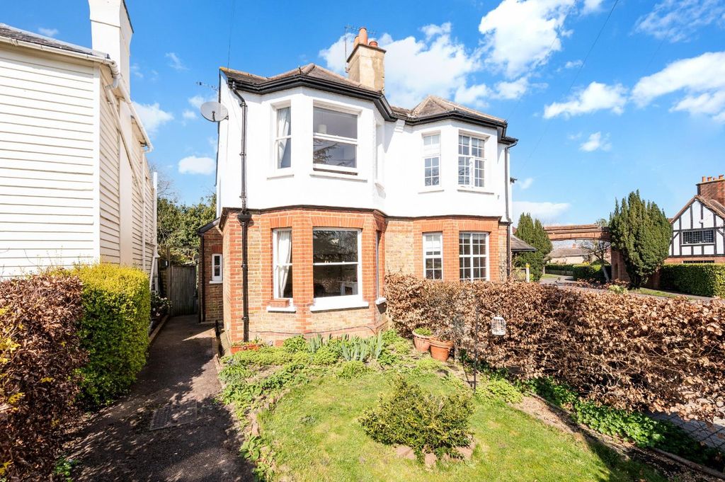 Property photo 1 of 17 West Hill