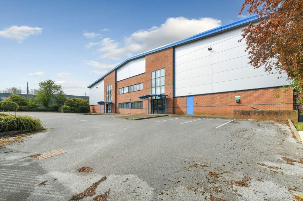 Property photo 2 of 23