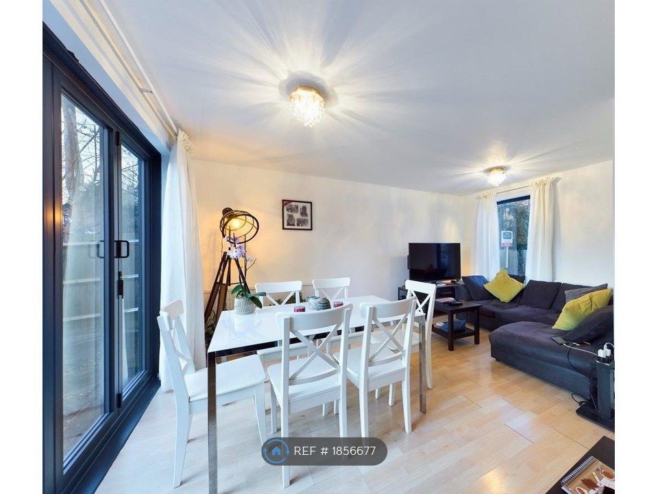 Property photo 1 of 17 Reception