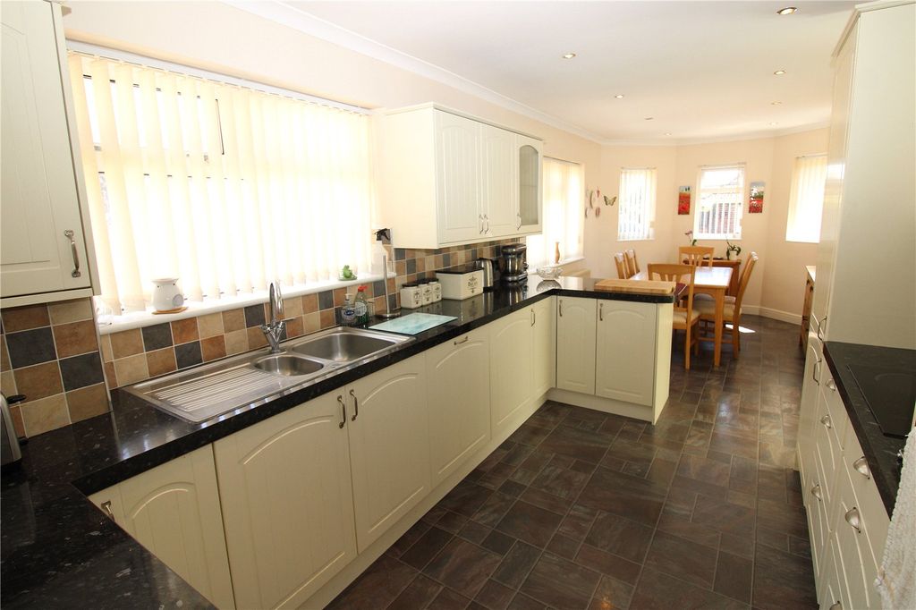 Property photo 3 of 16 Picture No. 05