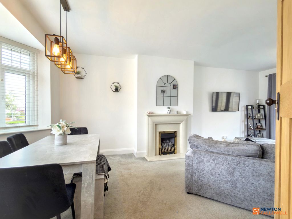 Property photo 2 of 32