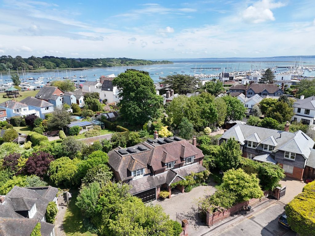 Property photo 3 of 16