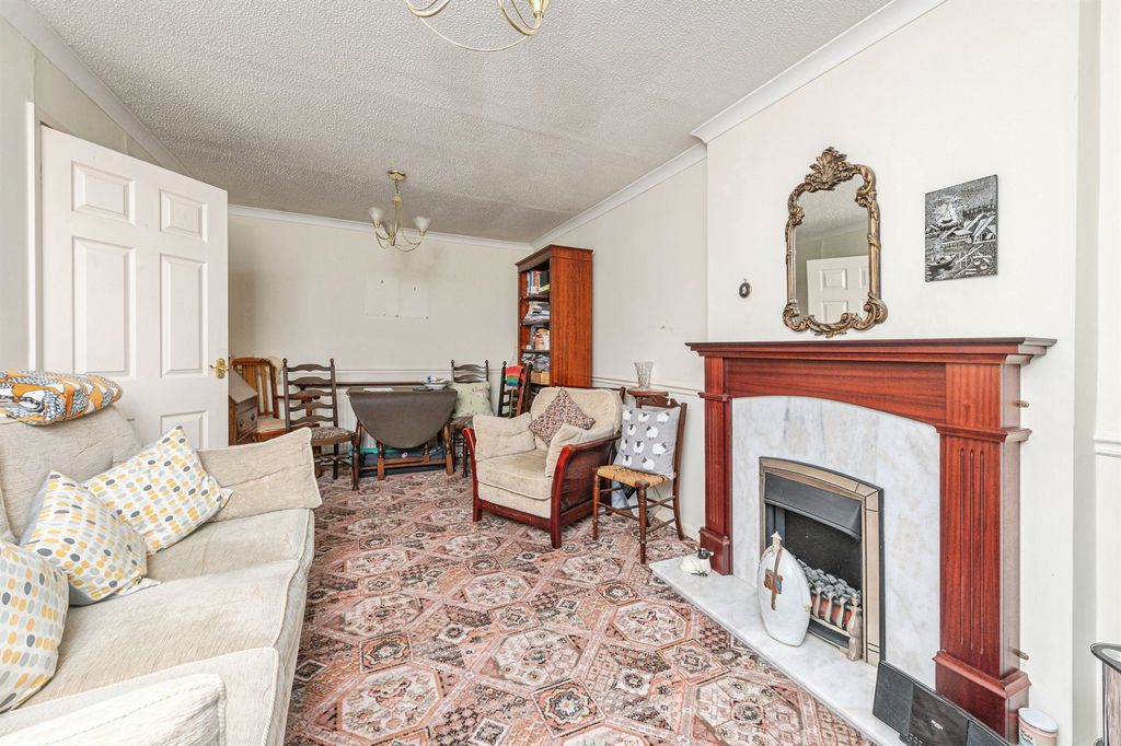 Property photo 3 of 11