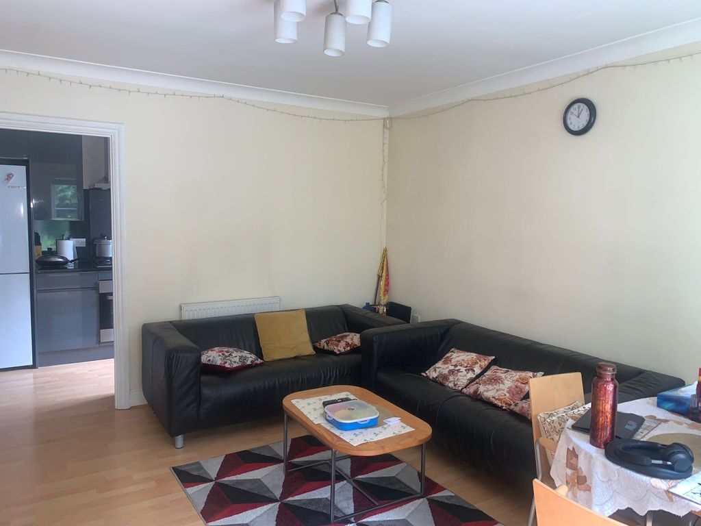 Property photo 2 of 7 Lounge