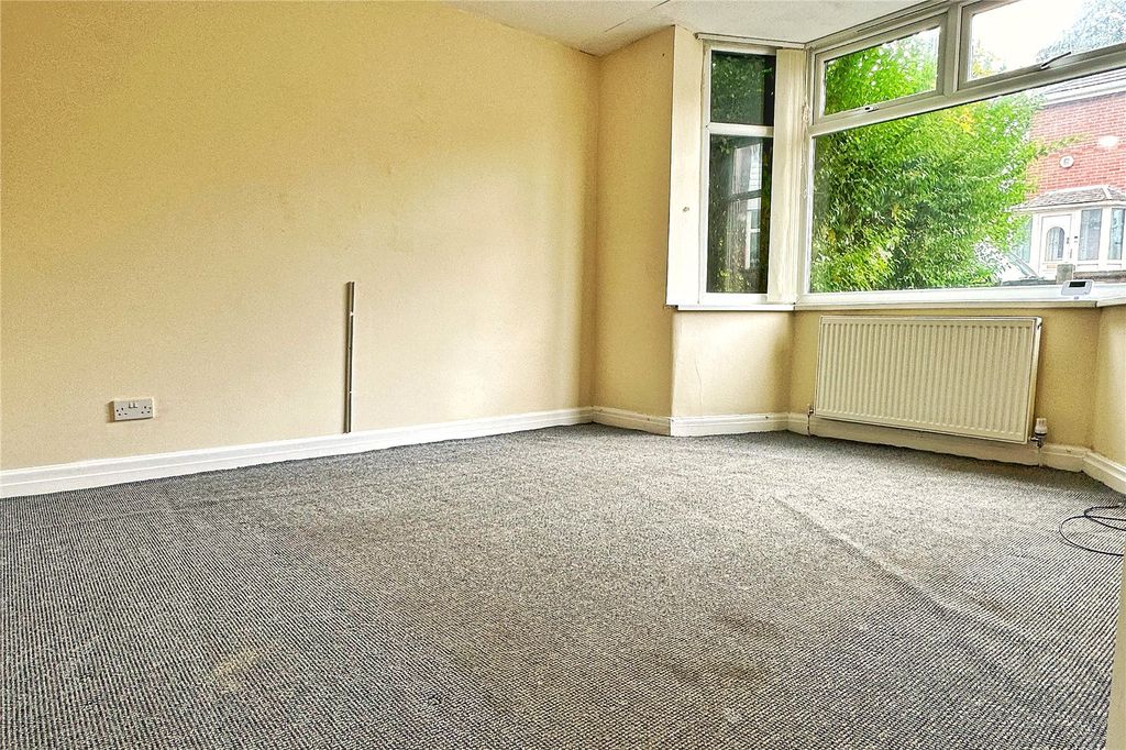 Property photo 2 of 18 Living Room