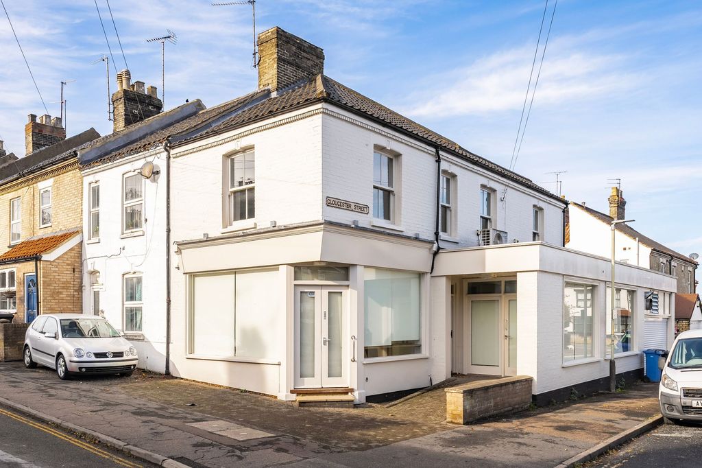 Property photo 1 of 9