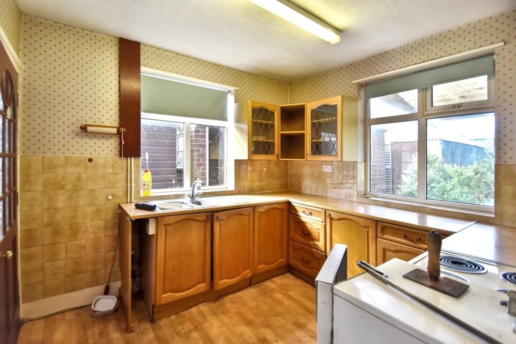 Property photo 3 of 15 Kitchen