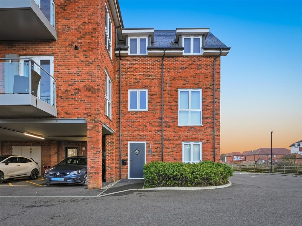 Property photo 2 of 19 Img_20260120_155153_596-3.Jpg