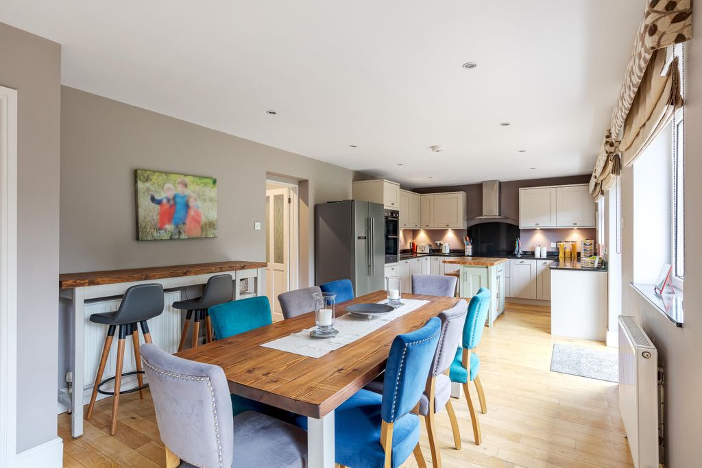 Property photo 3 of 16 Image