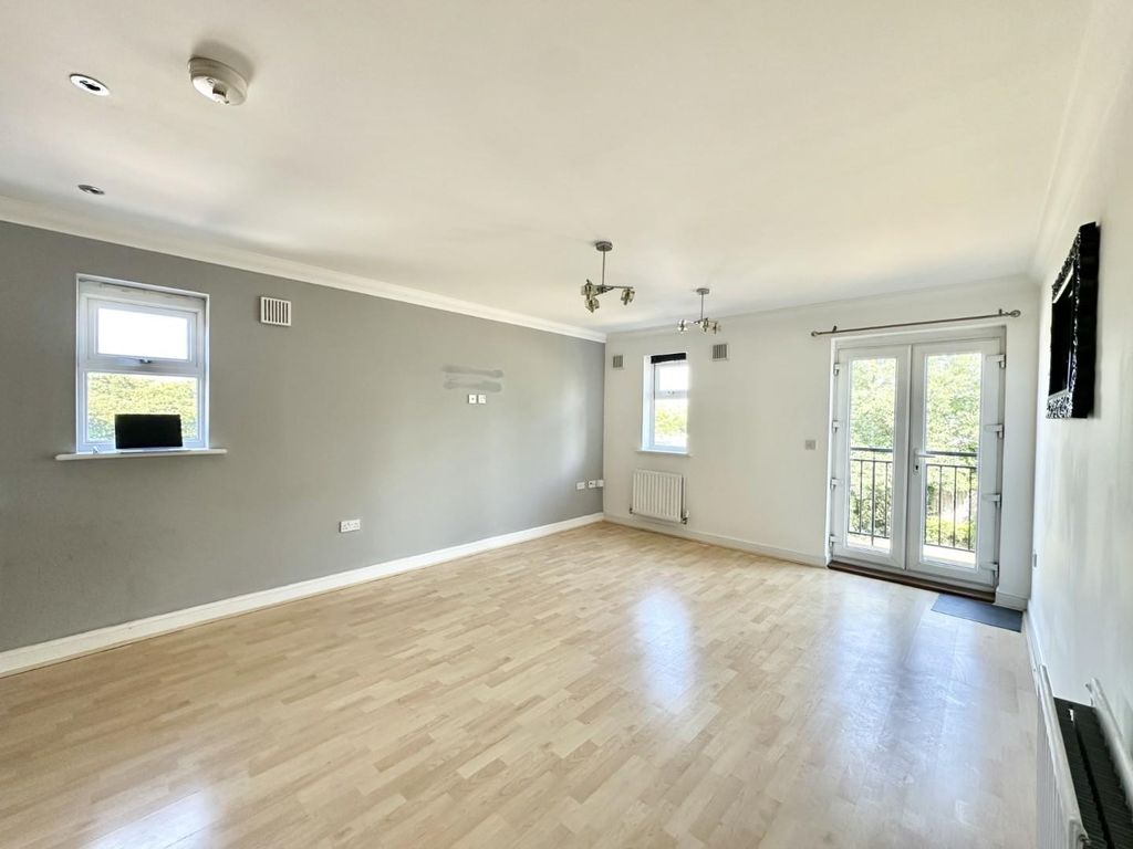 Property photo 1 of 12 3697d2B2-8205-43d7-8A70-c6Bf8Aca6313.Jpg