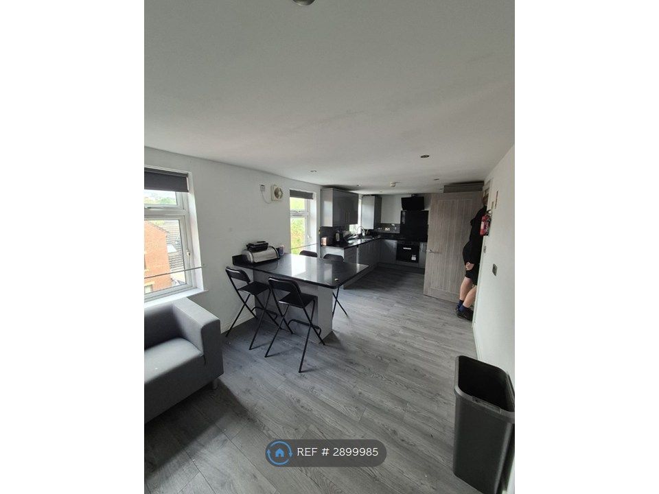 Property photo 1 of 3
