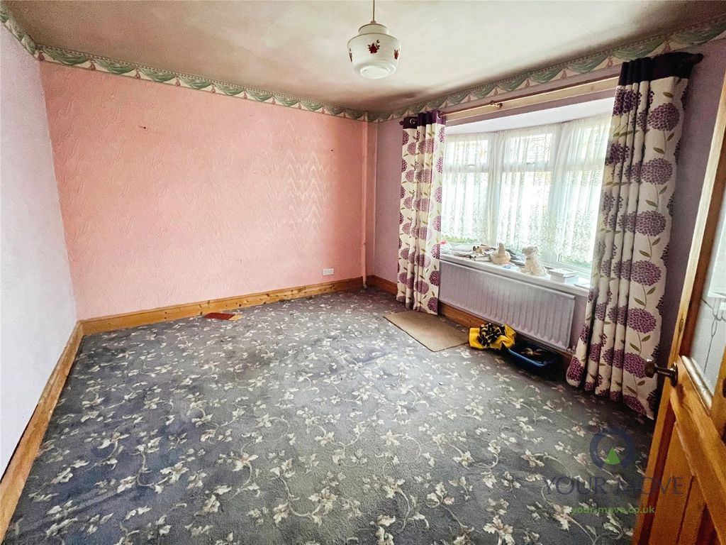 Property photo 3 of 12 Front Reception