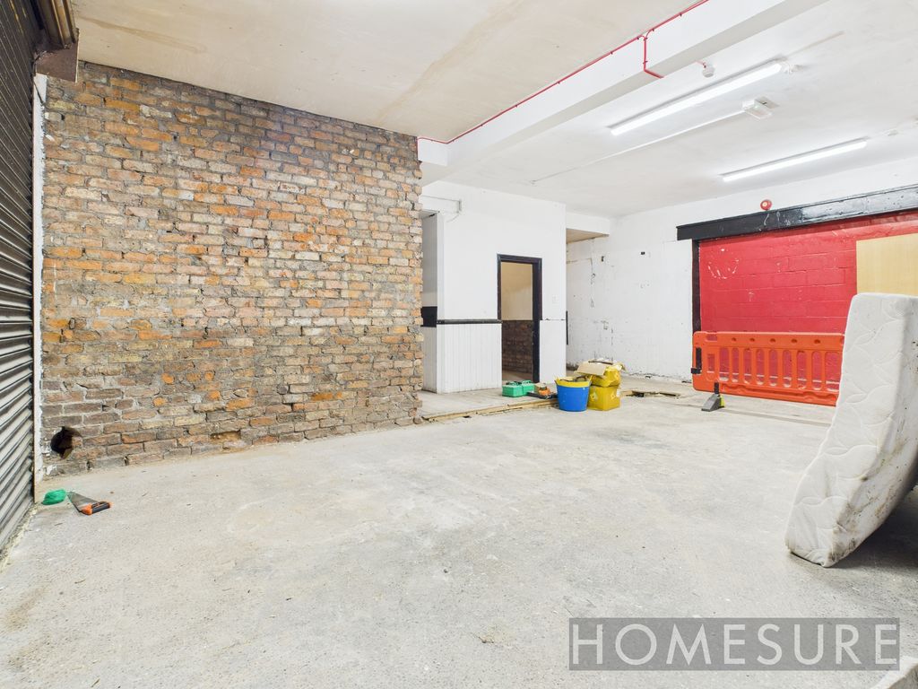 Property photo 3 of 15 Main Room