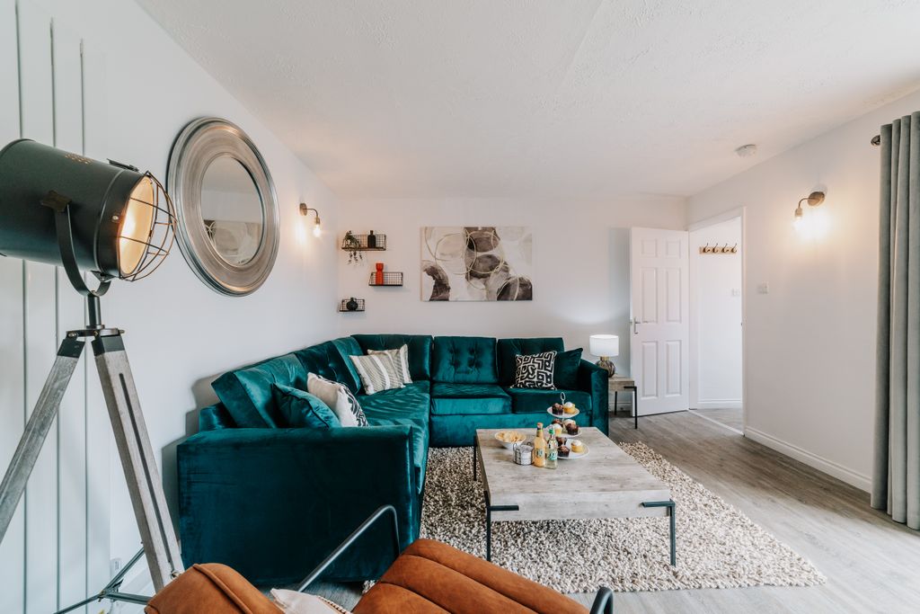 Property photo 2 of 13