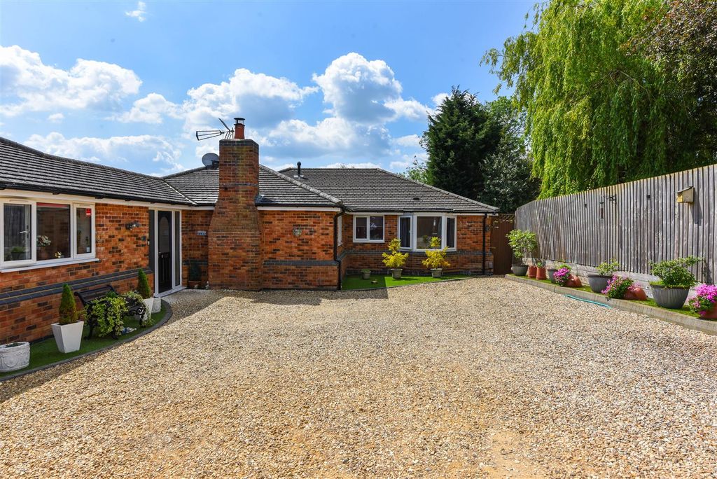 Property photo 1 of 30