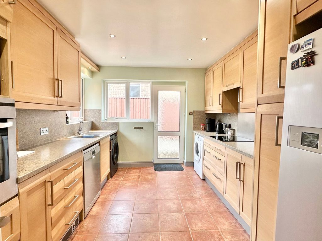 Property photo 3 of 25