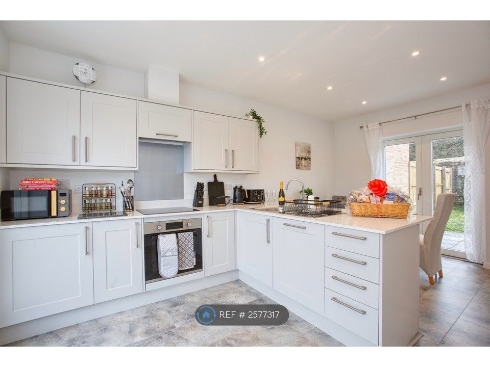 Property photo 2 of 35