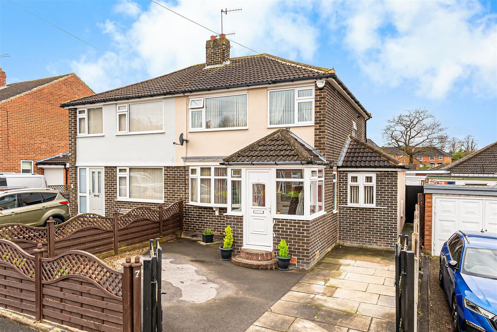 Property photo 1 of 20 St Clair Road