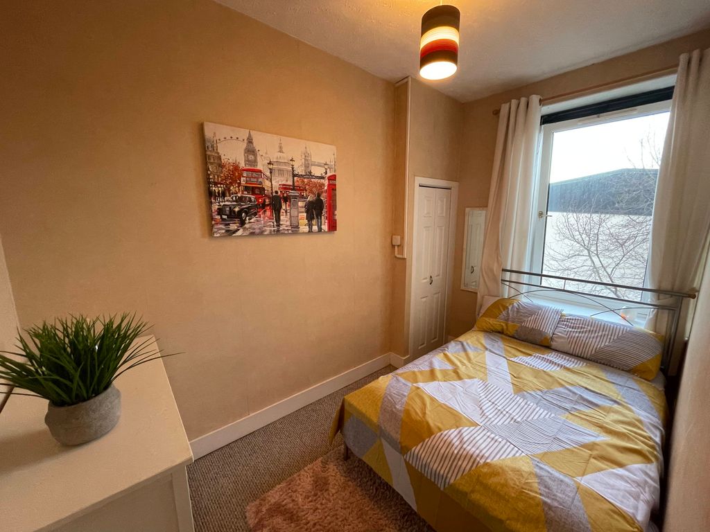 Property photo 3 of 9 Bedroom-3