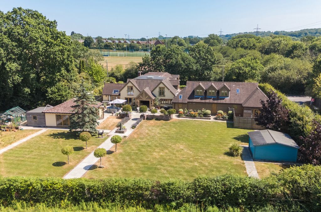 Property photo 1 of 17 1493945-8-6A56671...