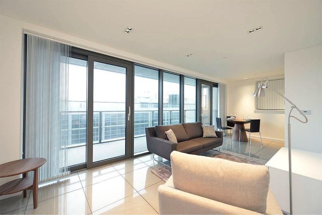 Property photo 1 of 8 1 Bedroom Flat For Rent