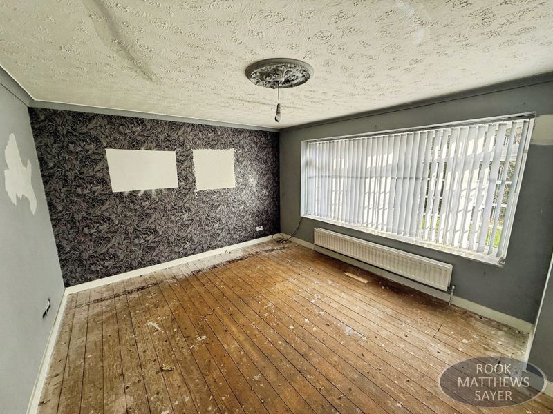 Property photo 3 of 8 Photo 11