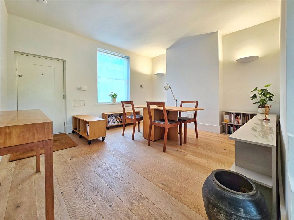 Property photo 3 of 21 Living Room
