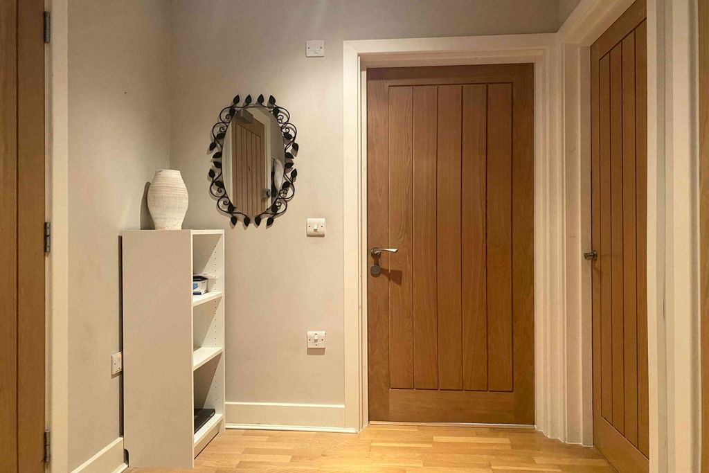 Property photo 3 of 8 Hallway