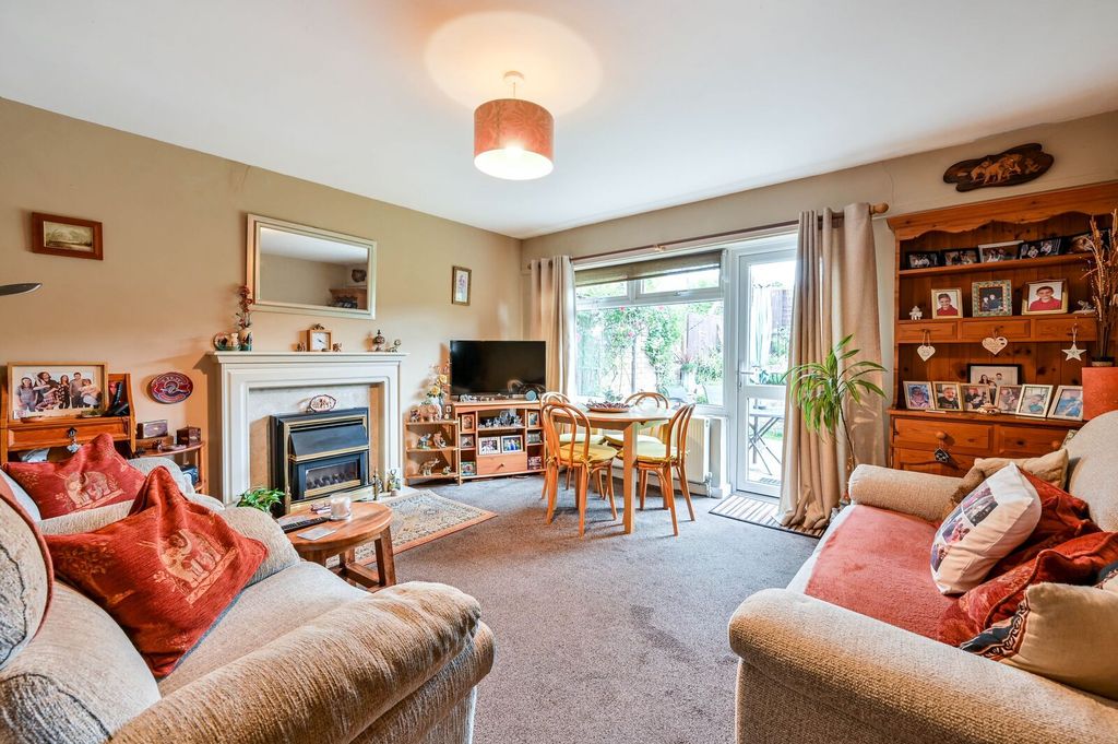Property photo 2 of 11