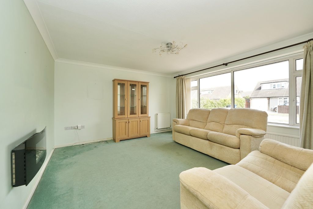 Property photo 3 of 18 4432544