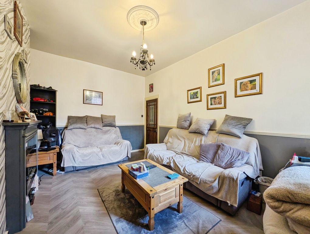 Property photo 3 of 16 Pbox-Img.Jpg