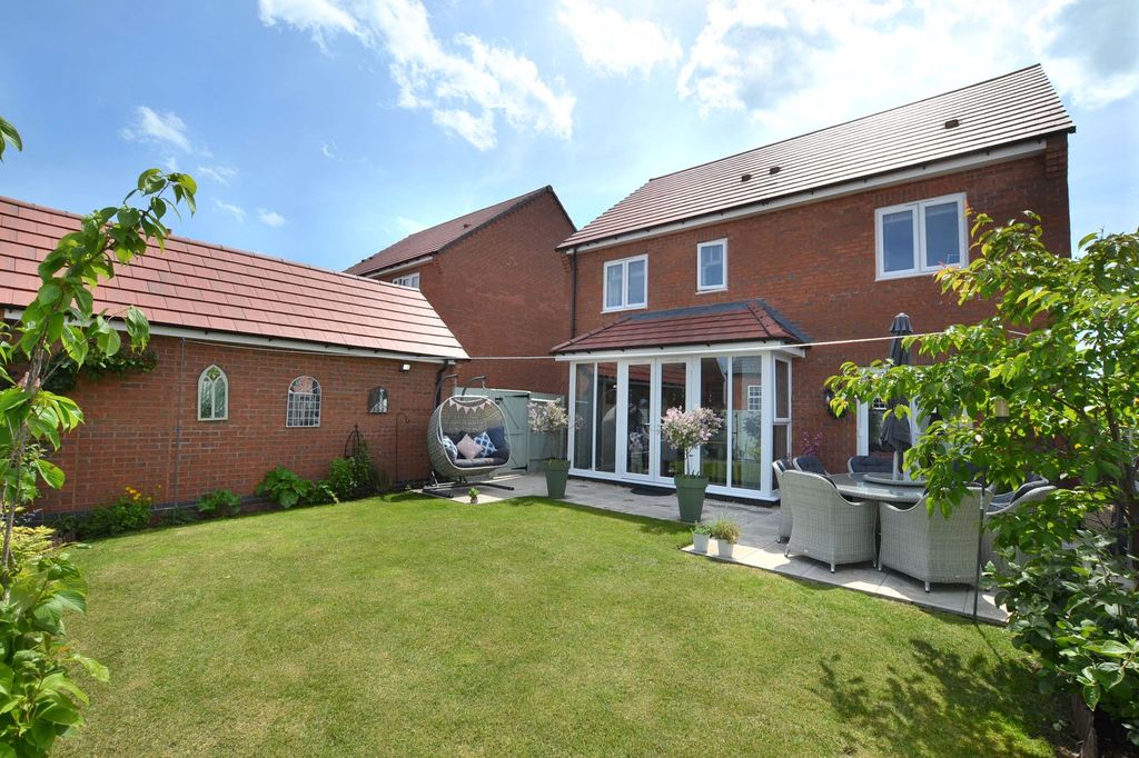 Property photo 2 of 31