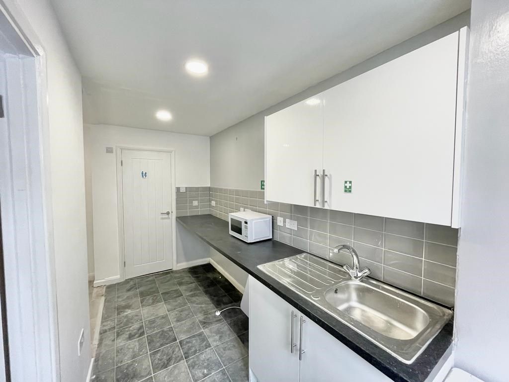 Property photo 1 of 8 1 Bedroom Apartment For Rent
