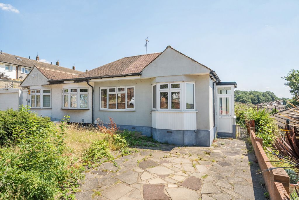 Property photo 1 of 19 External