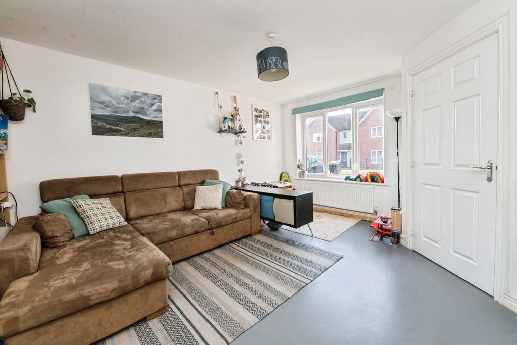 Property photo 3 of 13 Pbox-Img.Jpg