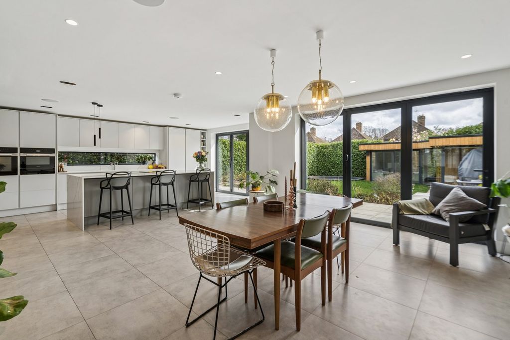 Property photo 2 of 24