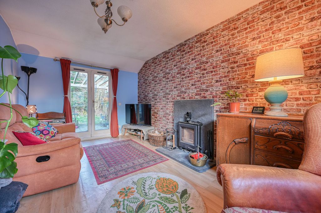 Property photo 2 of 16