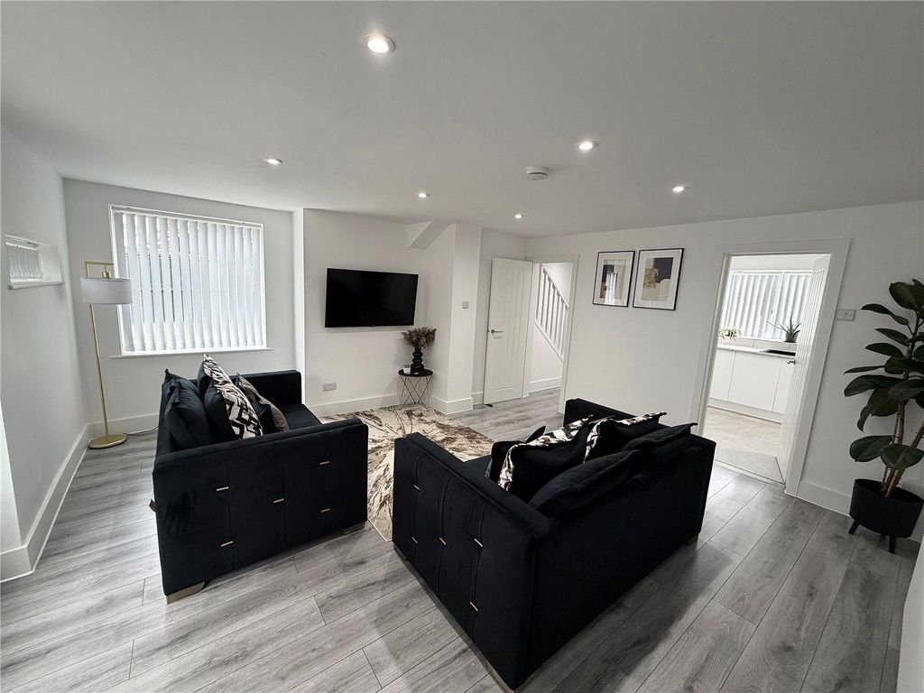 Property photo 2 of 26 Picture No. 40