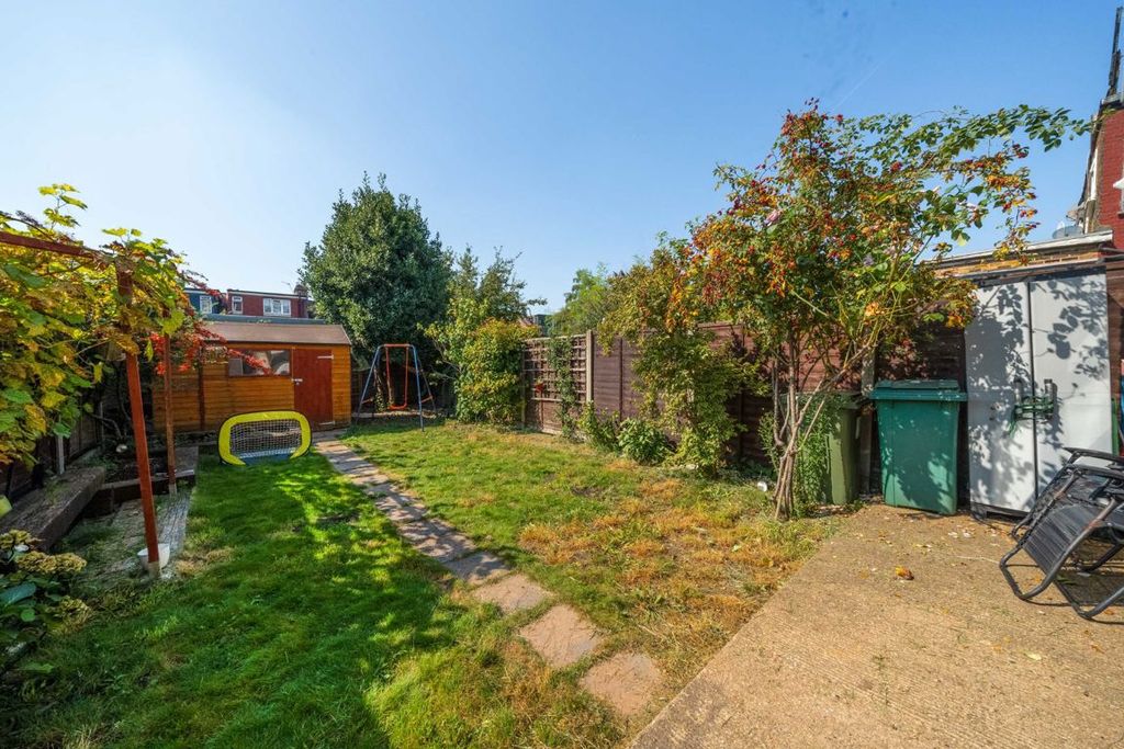 Property photo 3 of 5
