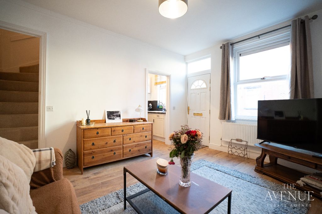 Property photo 2 of 27 4667182