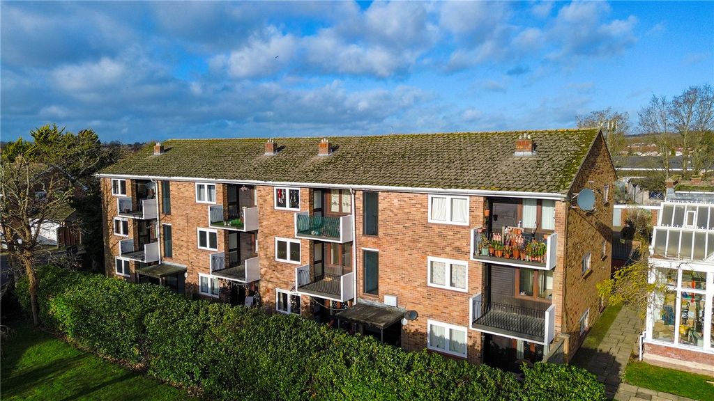 Property photo 1 of 17 Front Aspect