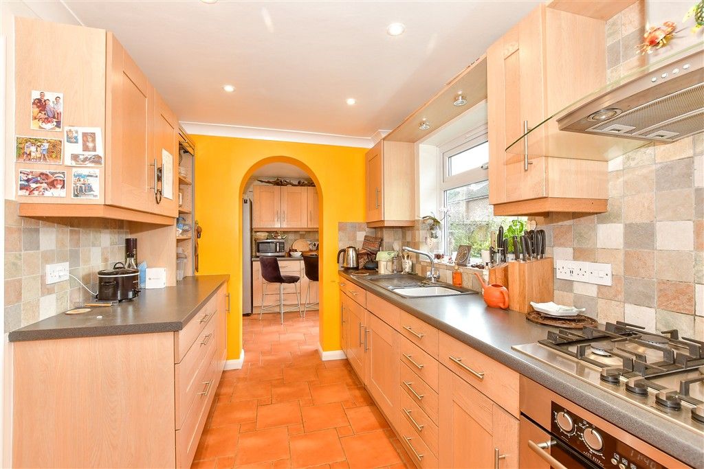 Property photo 2 of 10 Kitchen