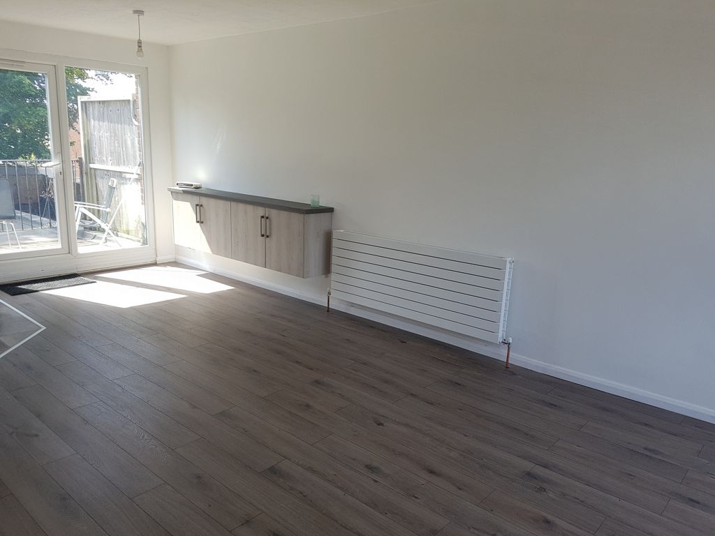 Property photo 3 of 11 Gallery